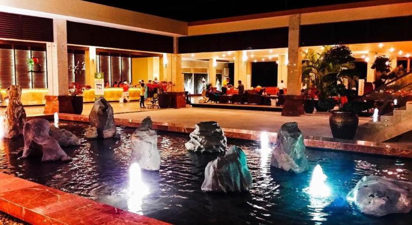 Diamond Bay Golf and Villas