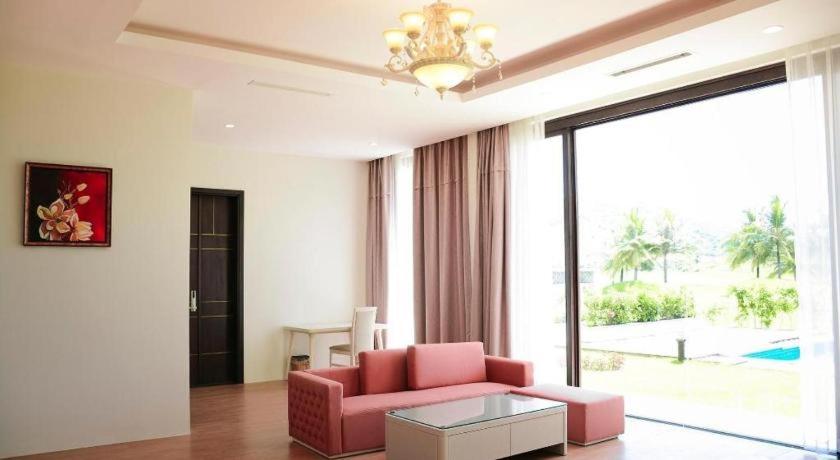 Diamond Bay Golf and Villas