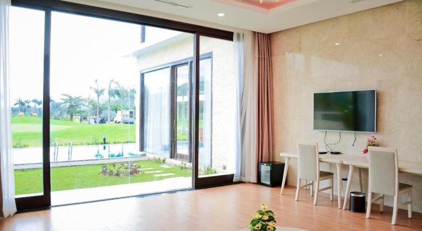 Diamond Bay Golf and Villas