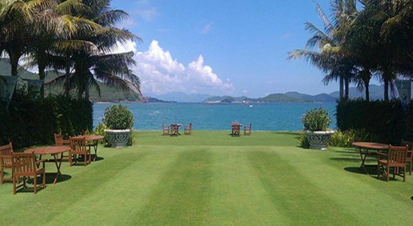 Diamond Bay Golf and Villas