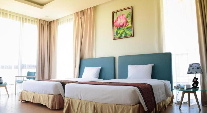 Diamond Bay Golf and Villas