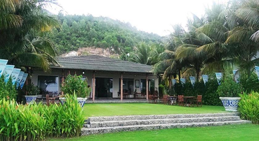 Diamond Bay Golf and Villas
