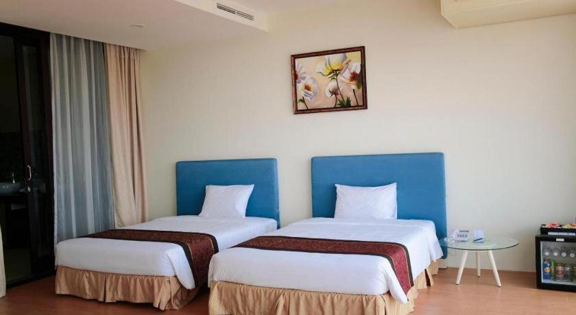 Diamond Bay Golf and Villas