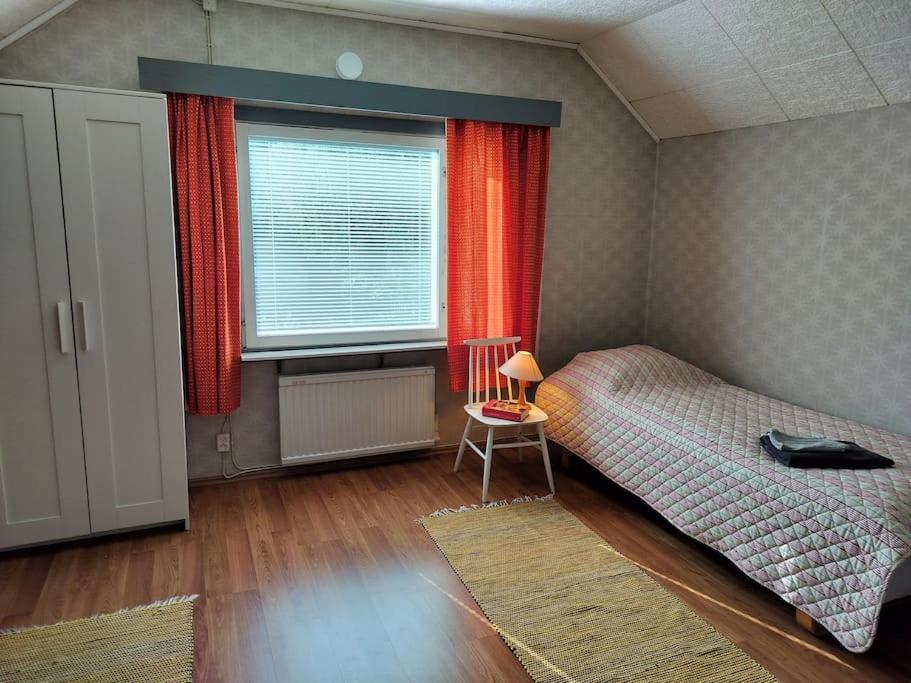 Idyllinen talo lähellä järveä