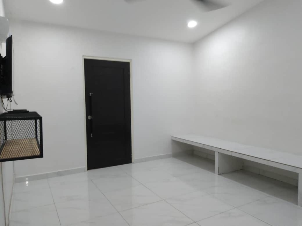 Cempaka Homestay Batu Pahat 21 photo 6