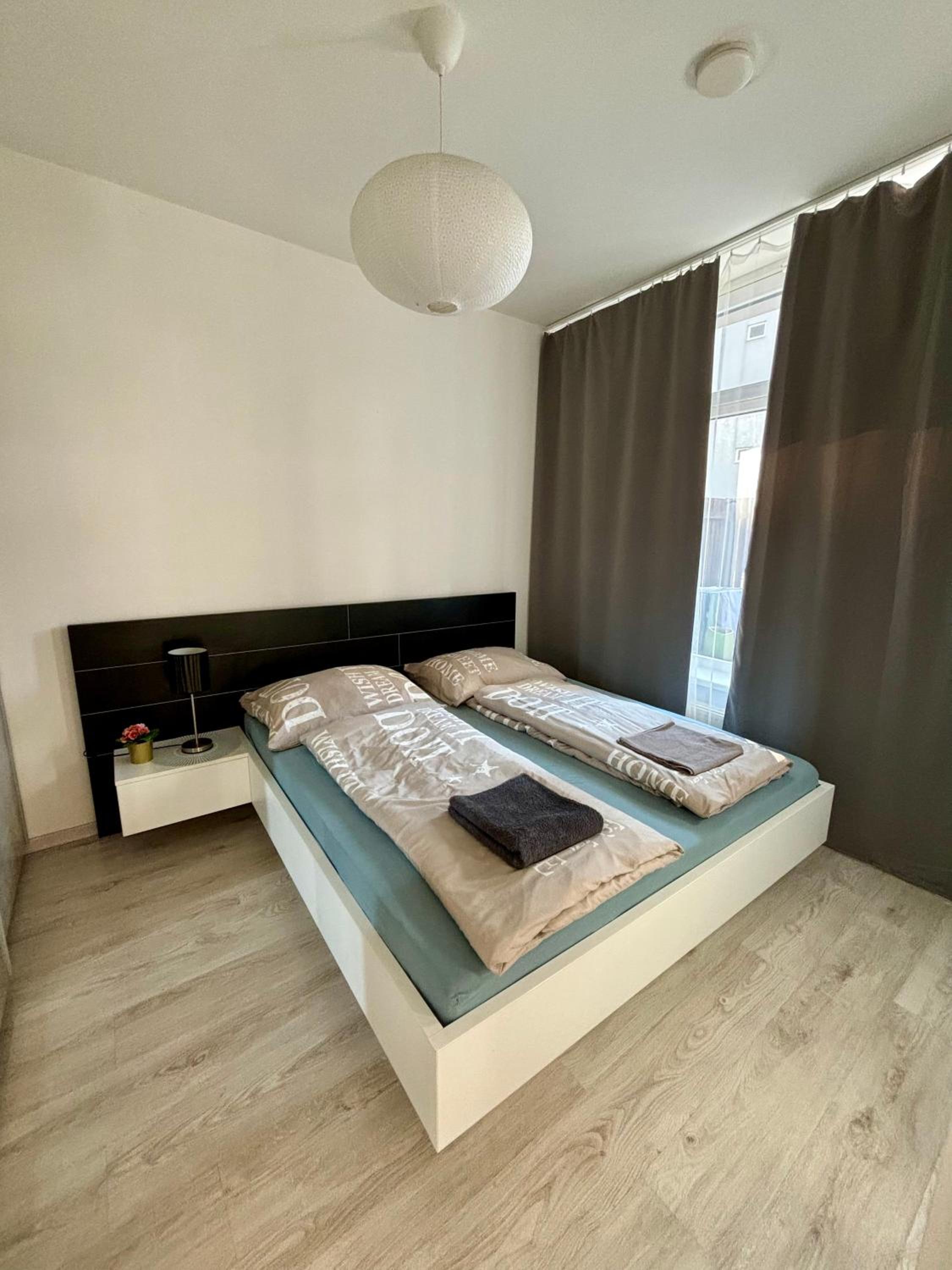New, sunny, terrace, parking free! view 4