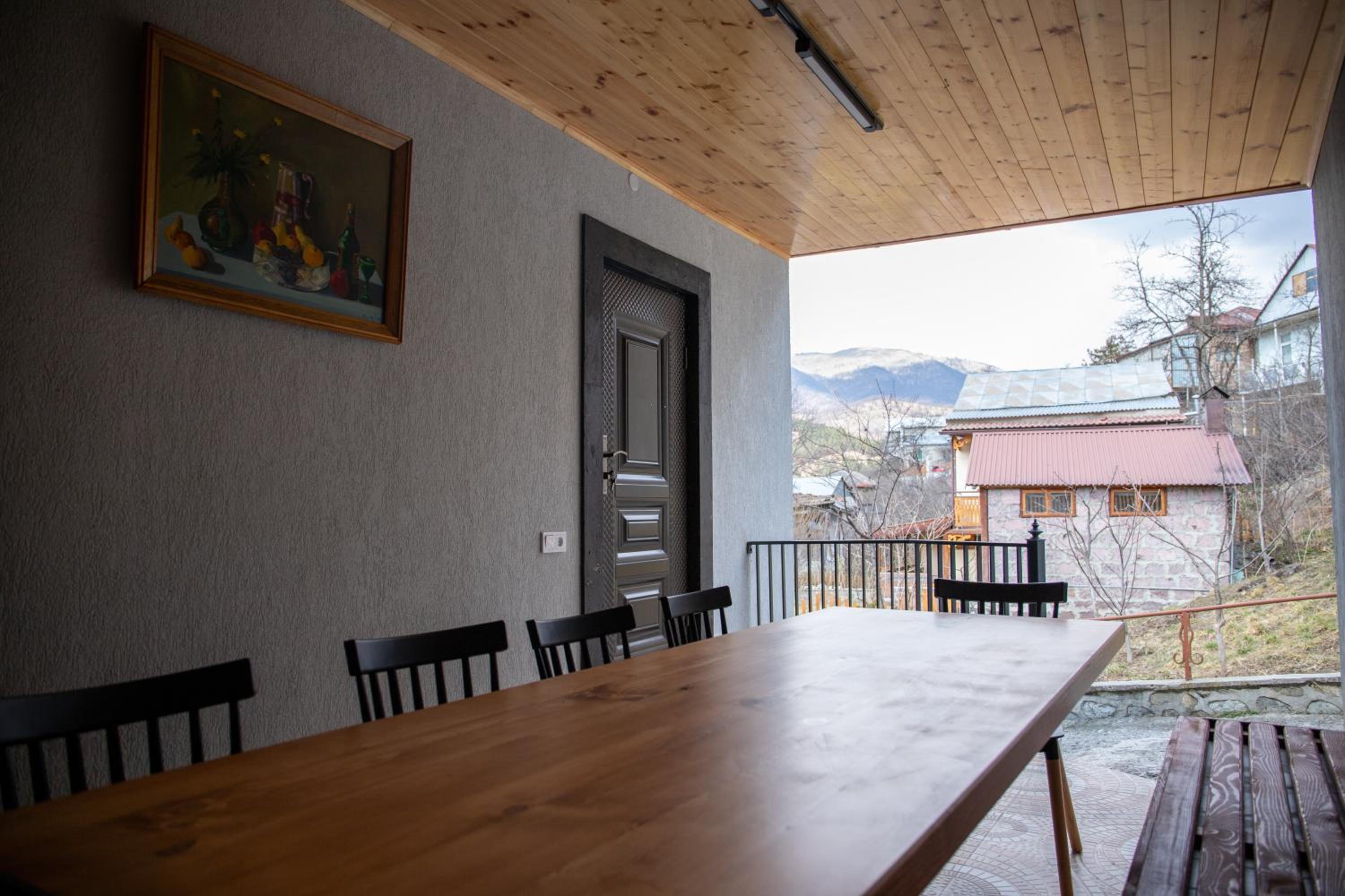 Dilijan Town House