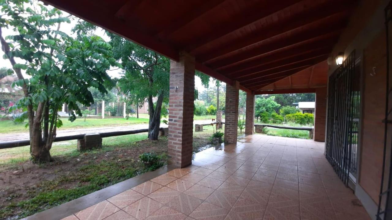 Los Lapachos