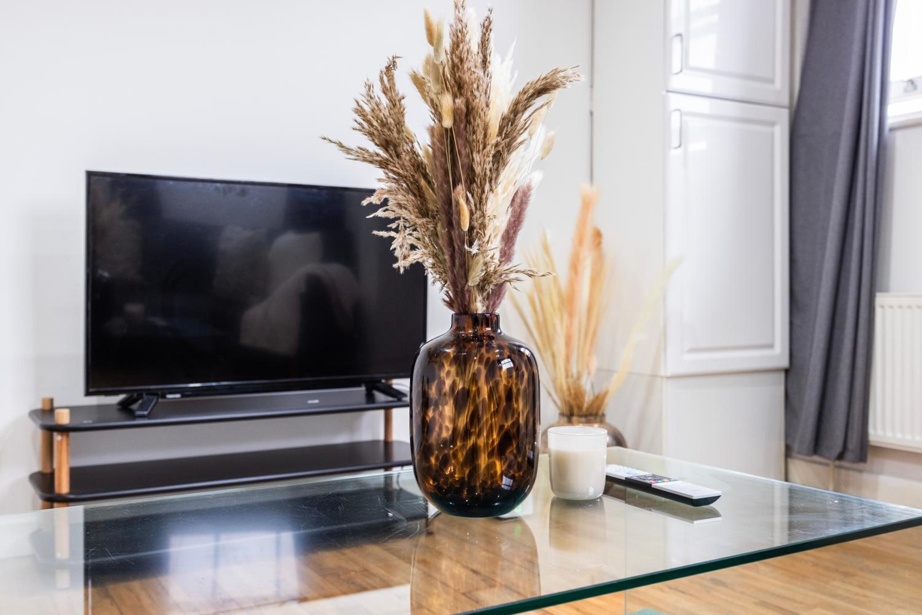 City Chic Apartment Steps From Liverpool Street