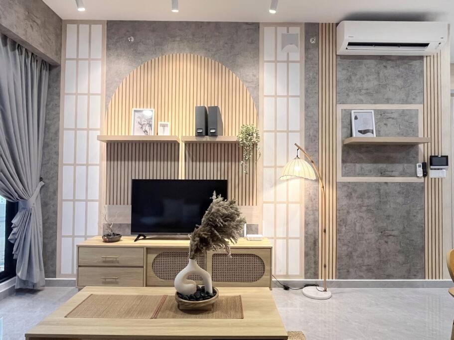 Chic 2BR Agile Bukit Bintang by RumaBnB