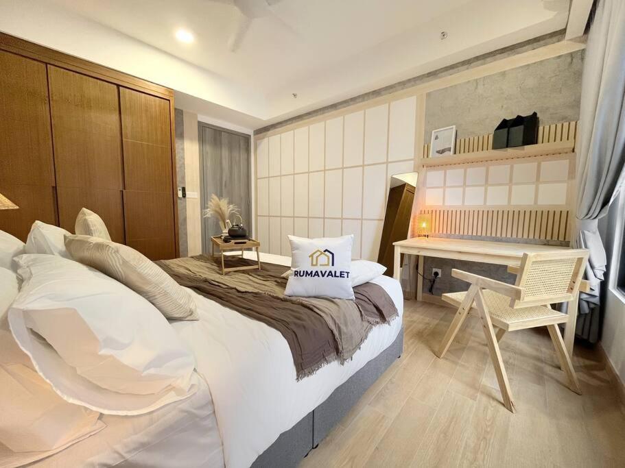 Chic 2BR Agile Bukit Bintang by RumaBnB
