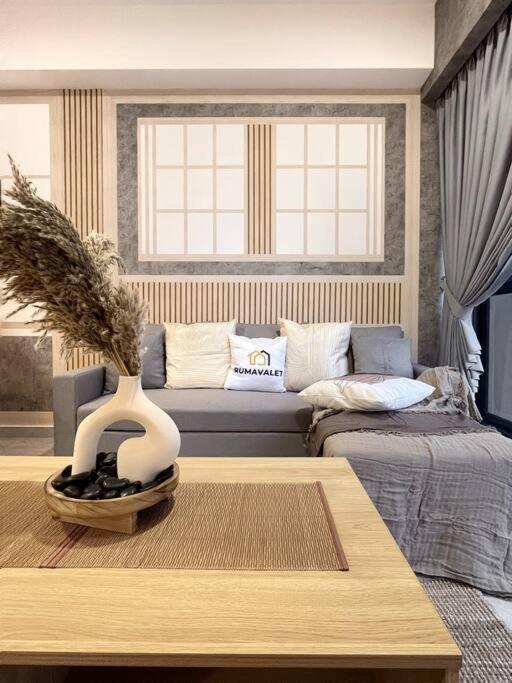 Chic 2BR Agile Bukit Bintang by RumaBnB