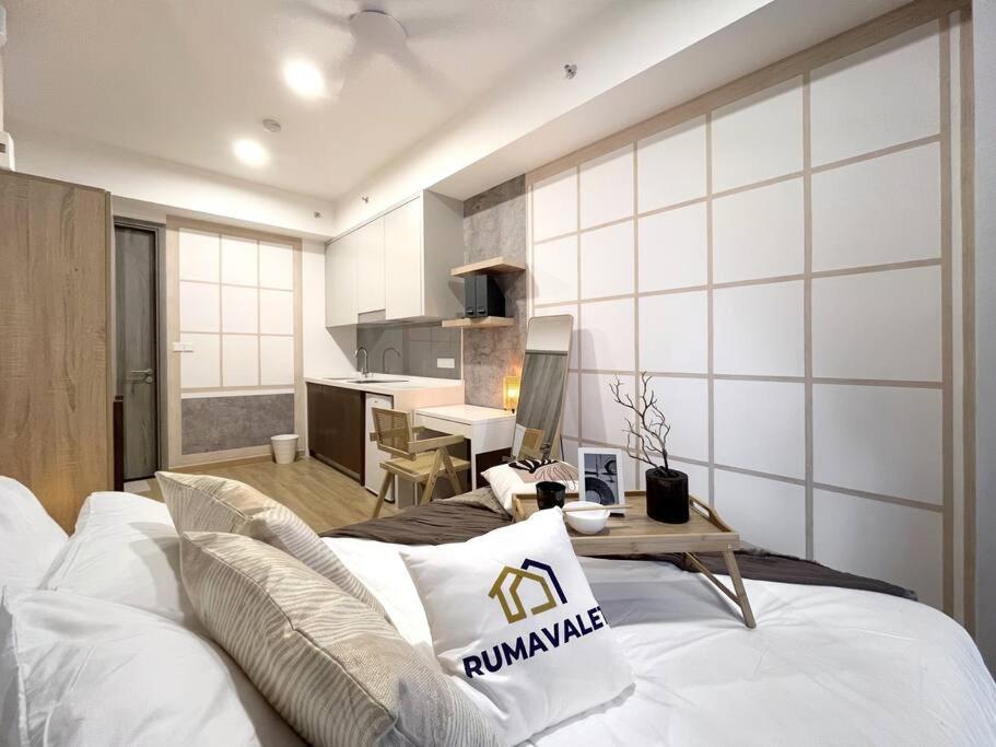 Chic 2BR Agile Bukit Bintang by RumaBnB