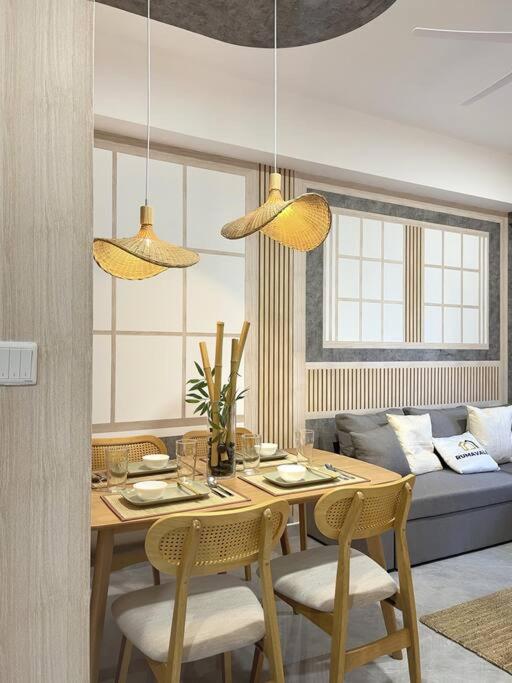 Chic 2BR Agile Bukit Bintang by RumaBnB