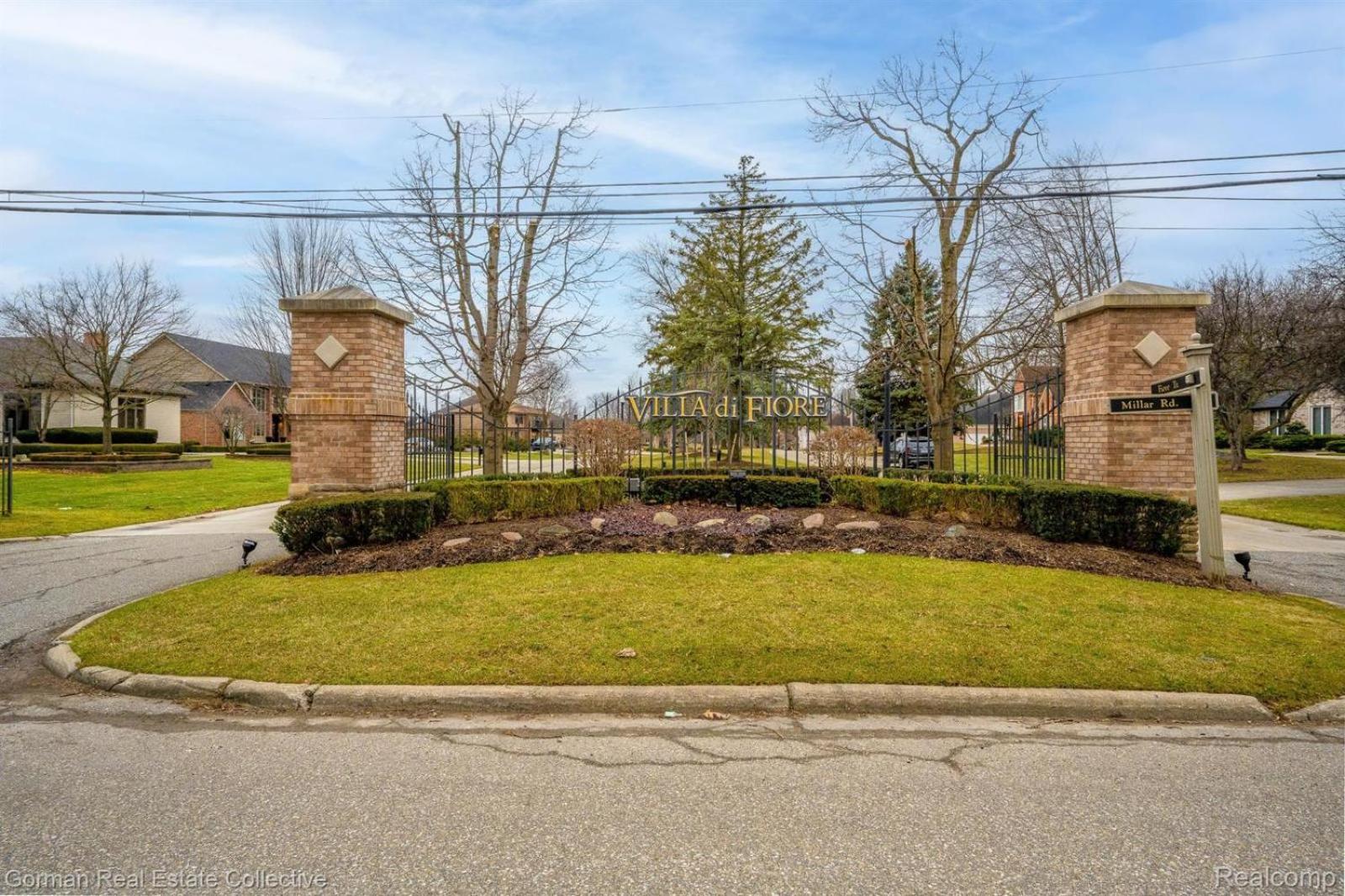 Luxury living in Clinton Township, MI view 2