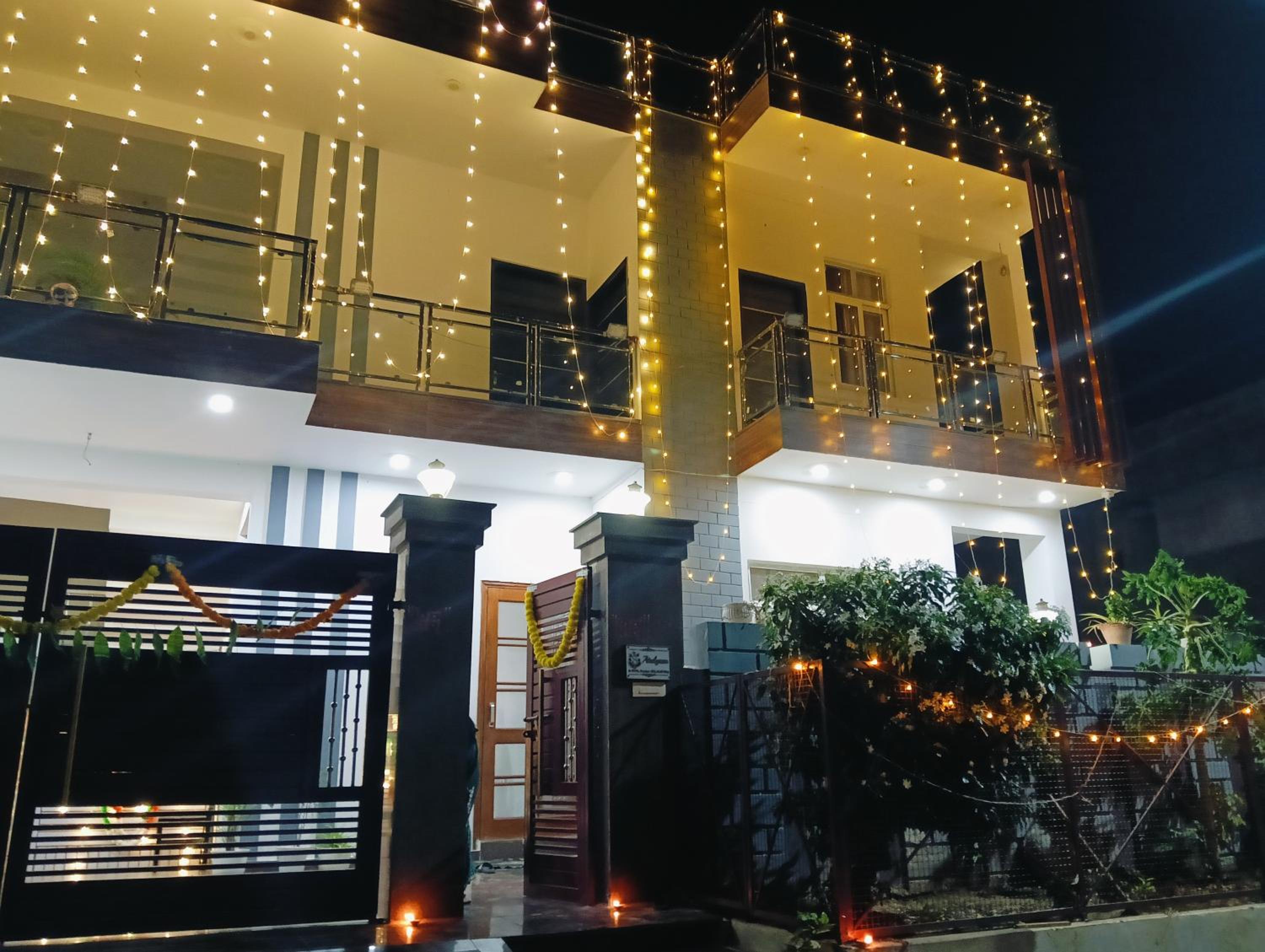 FAMILY SUITES near Purvanchal Expressway Gateway