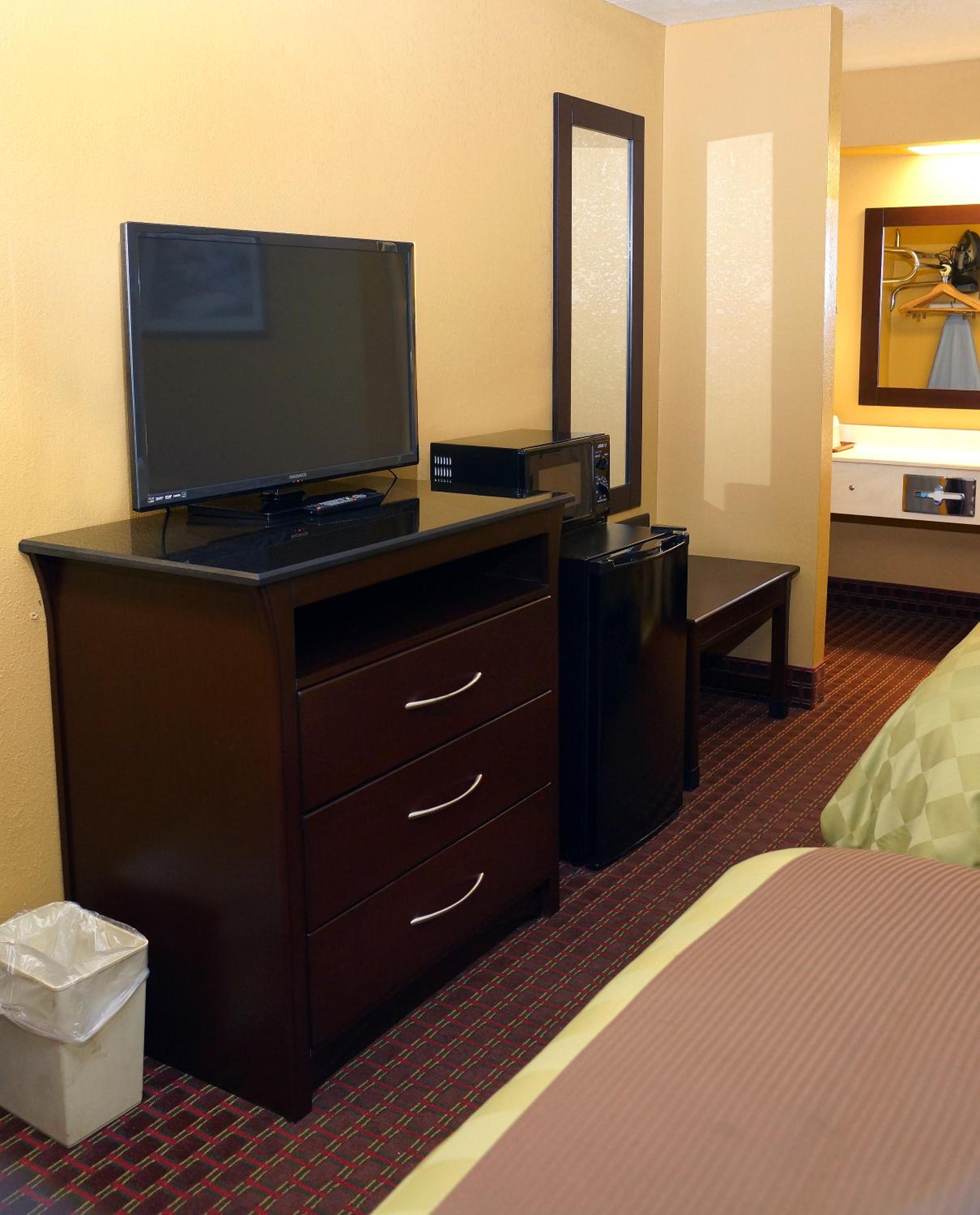 Executive Inn Opp