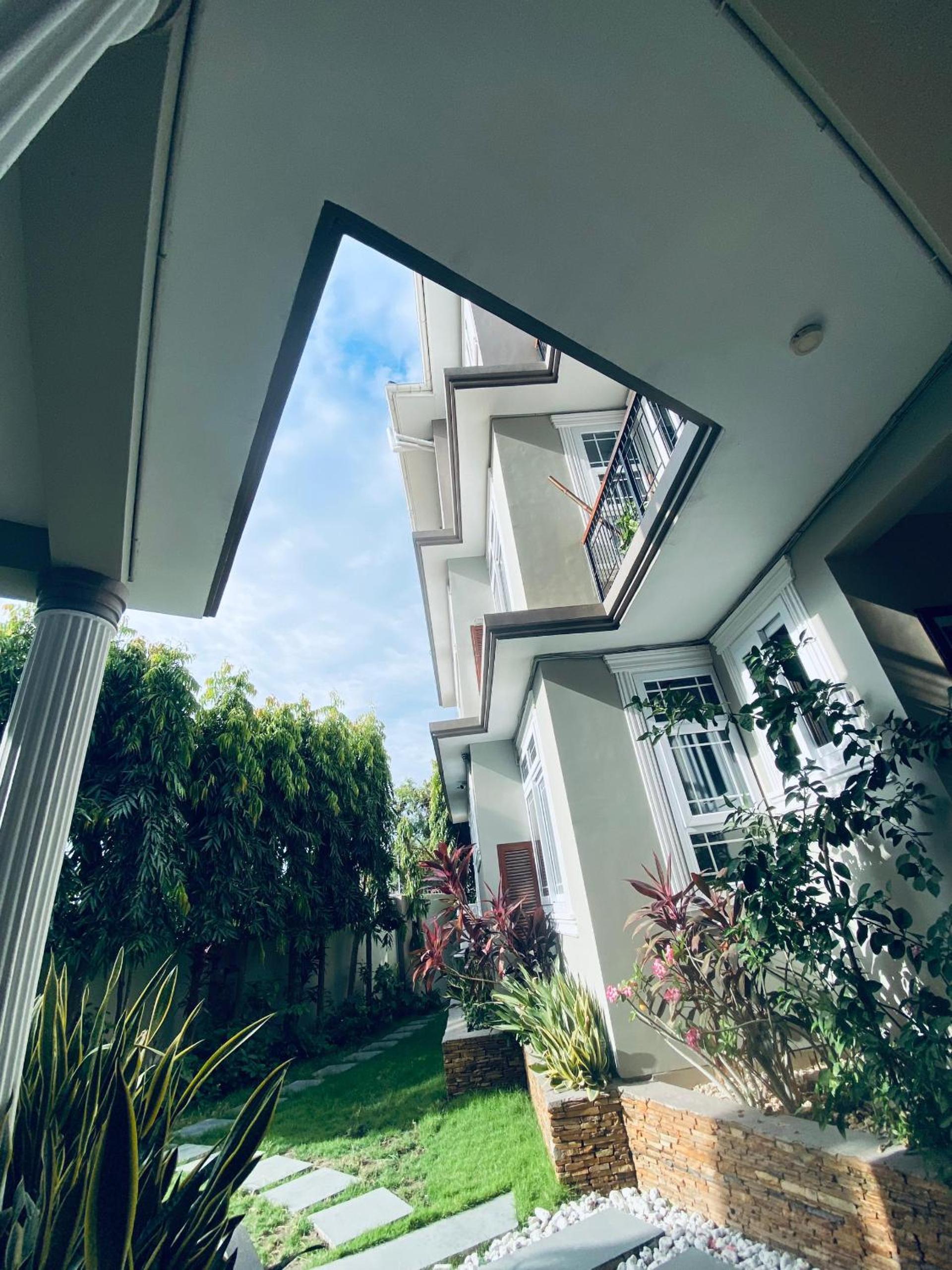 Jacomo Residences