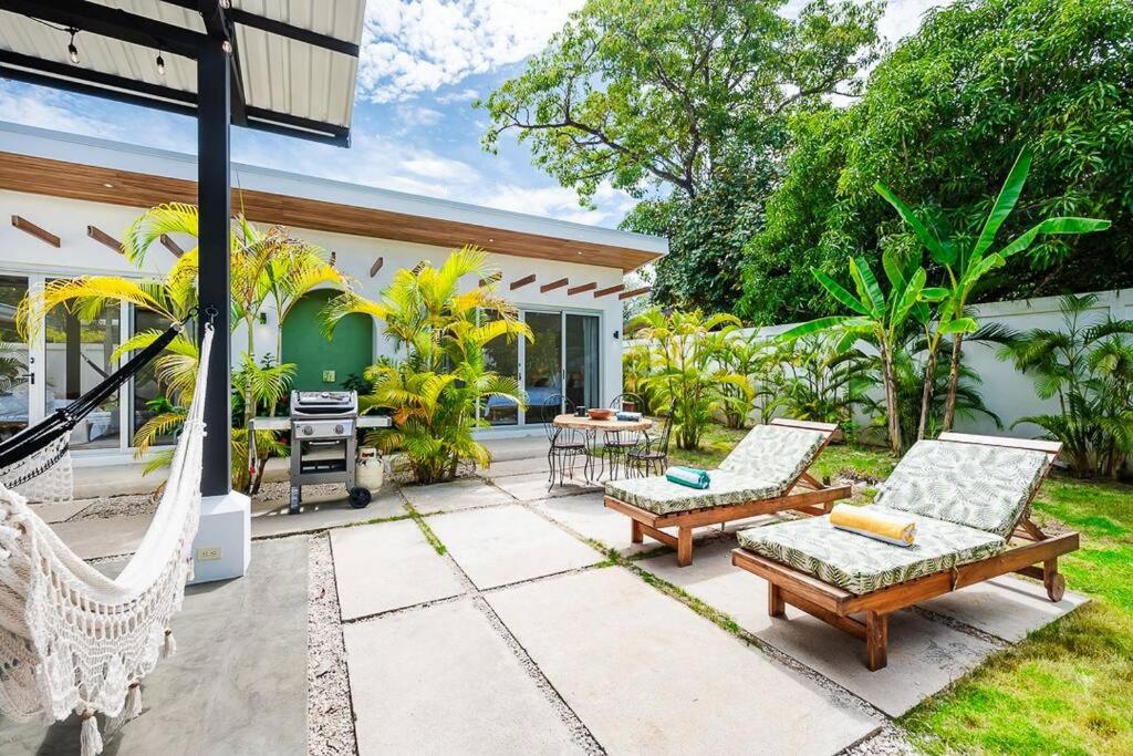 Renovated Historic 5BR - Steps to Playa Pelada