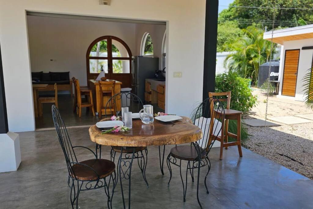 Renovated Historic 5BR - Steps to Playa Pelada