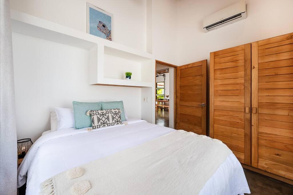 Renovated Historic 5BR - Steps to Playa Pelada
