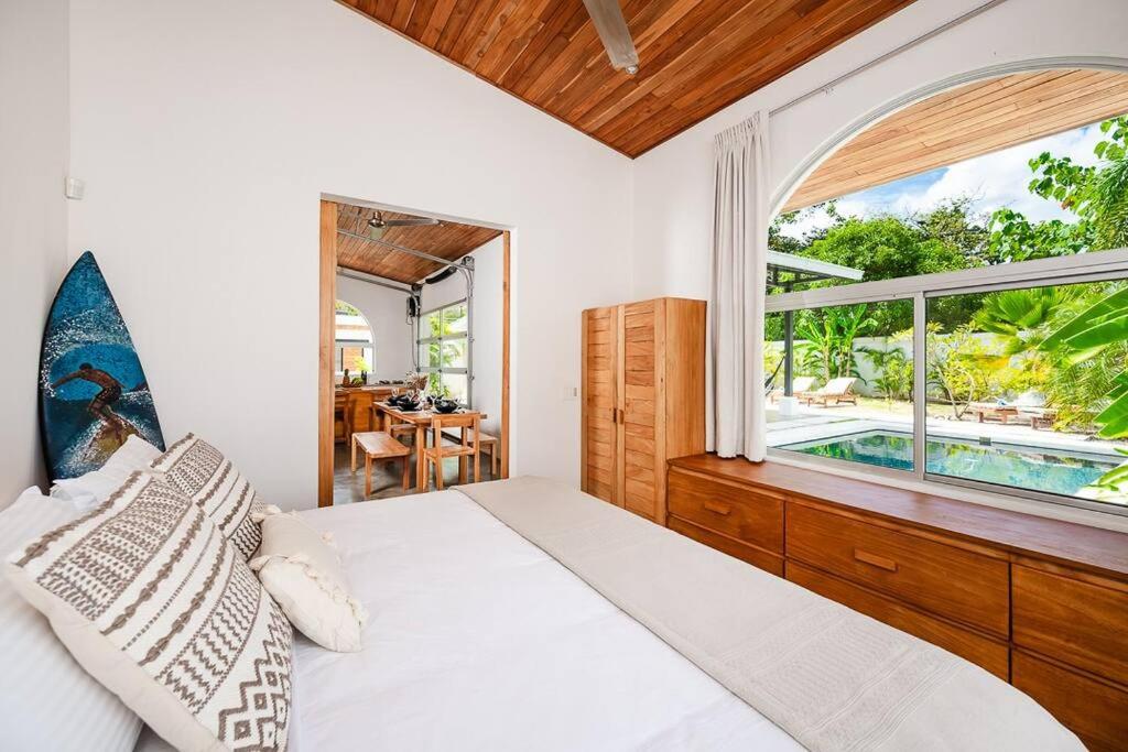 Renovated Historic 5BR - Steps to Playa Pelada