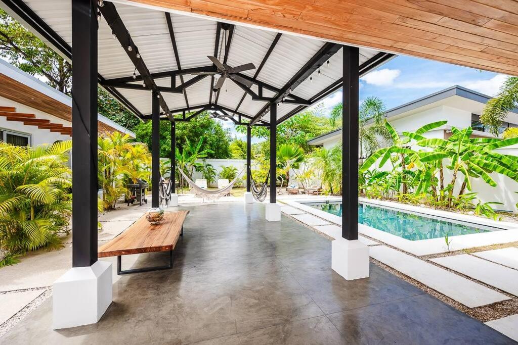 Renovated Historic 5BR - Steps to Playa Pelada