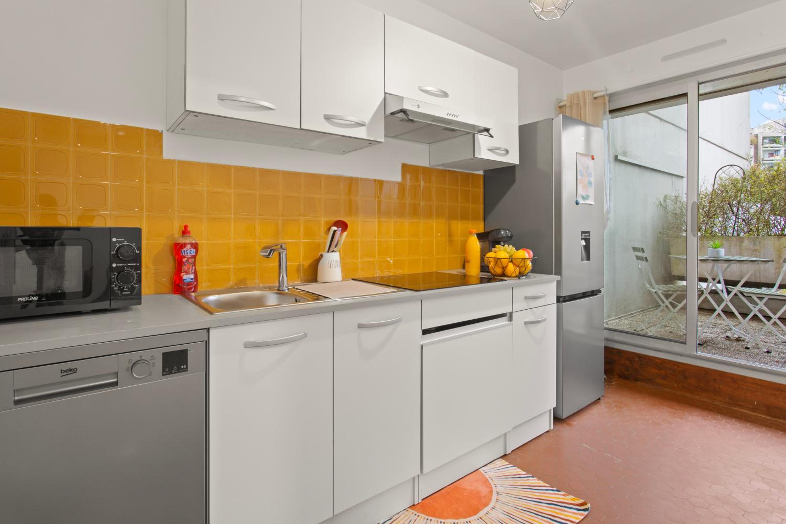 Parenthèse Urbaine -1mn Métro - Paris - Wifi - commerces - balcon vue calme- travail - famille
