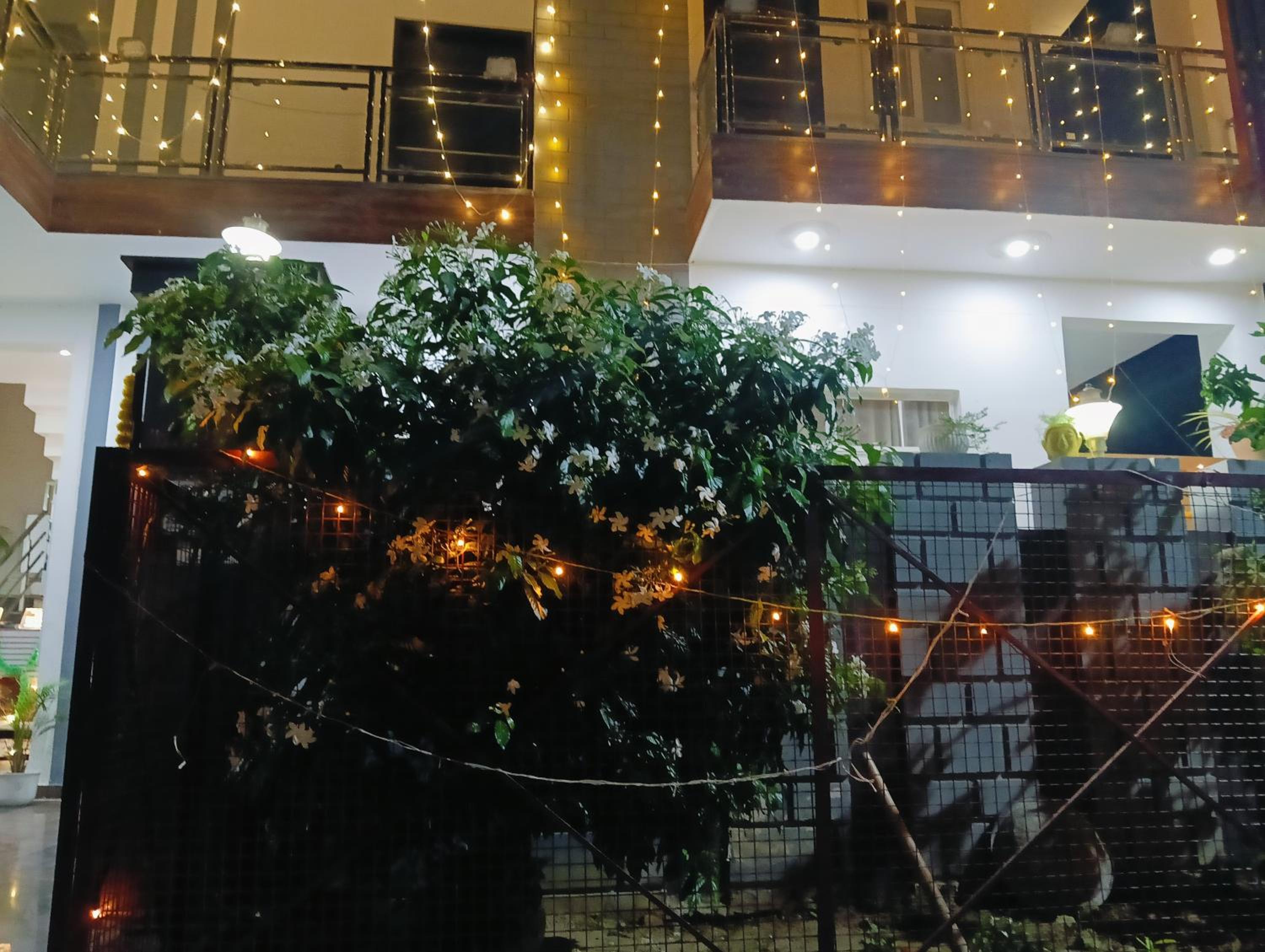 FAMILY SUITES near Purvanchal Expressway Gateway
