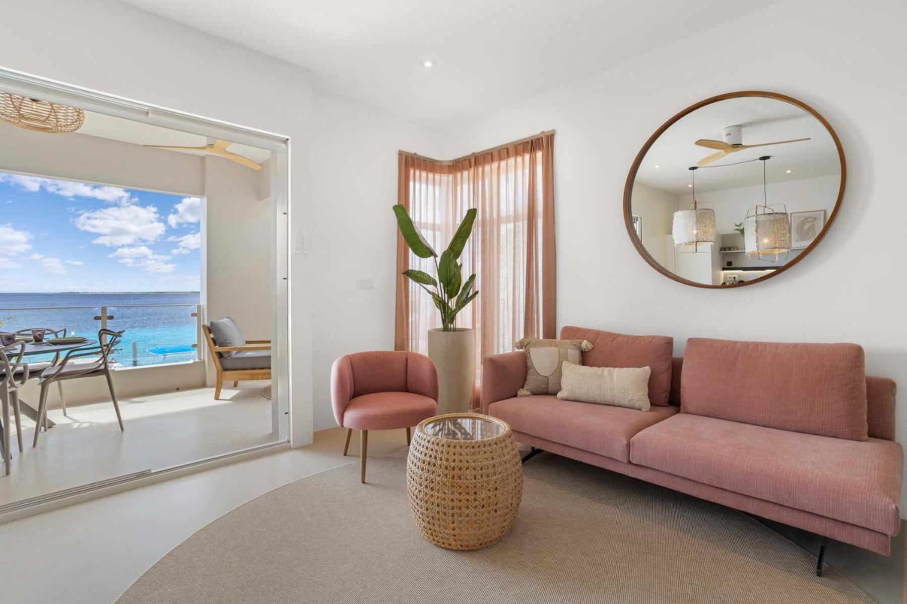 Seaview Caribe with fantastic sea views and close to the best restaurants