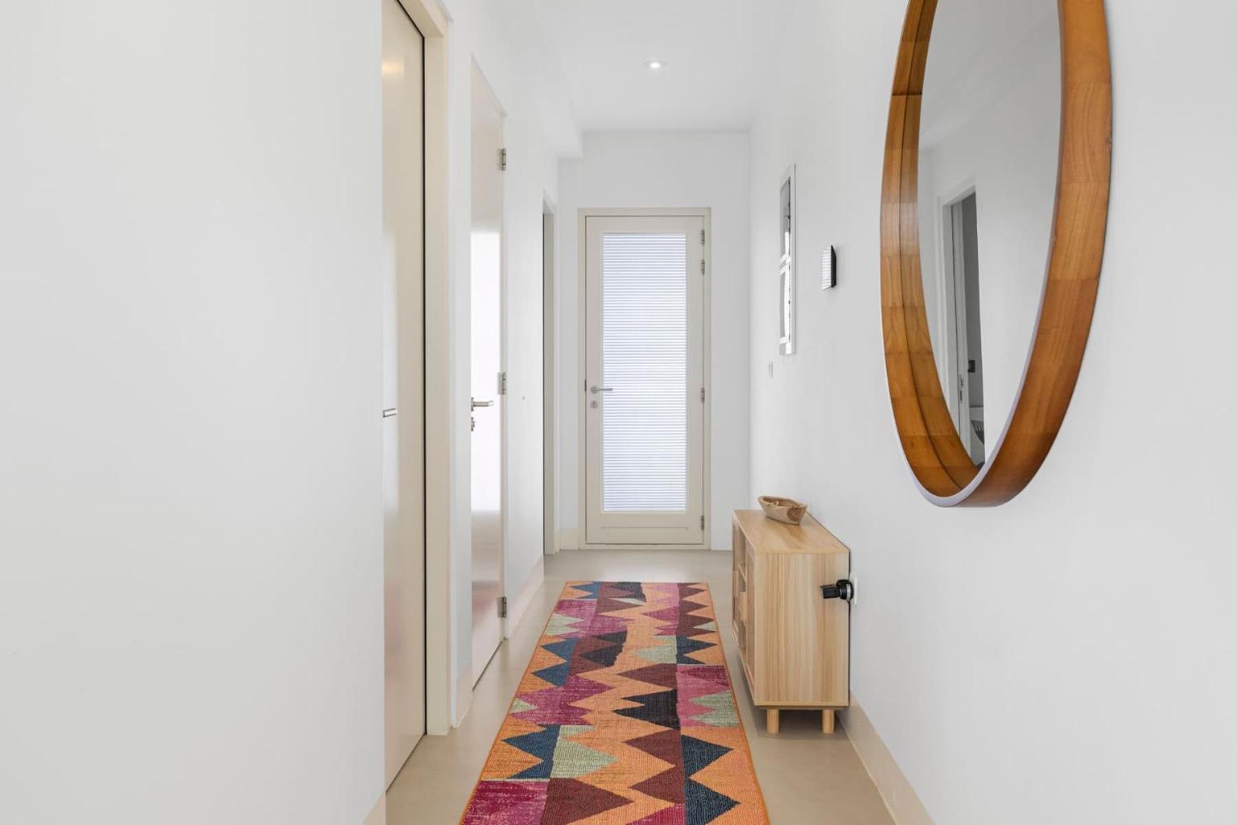 Seaview Caribe with fantastic sea views and close to the best restaurants