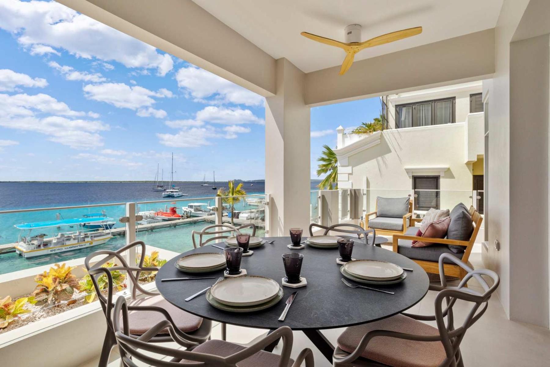 Seaview Caribe with fantastic sea views and close to the best restaurants