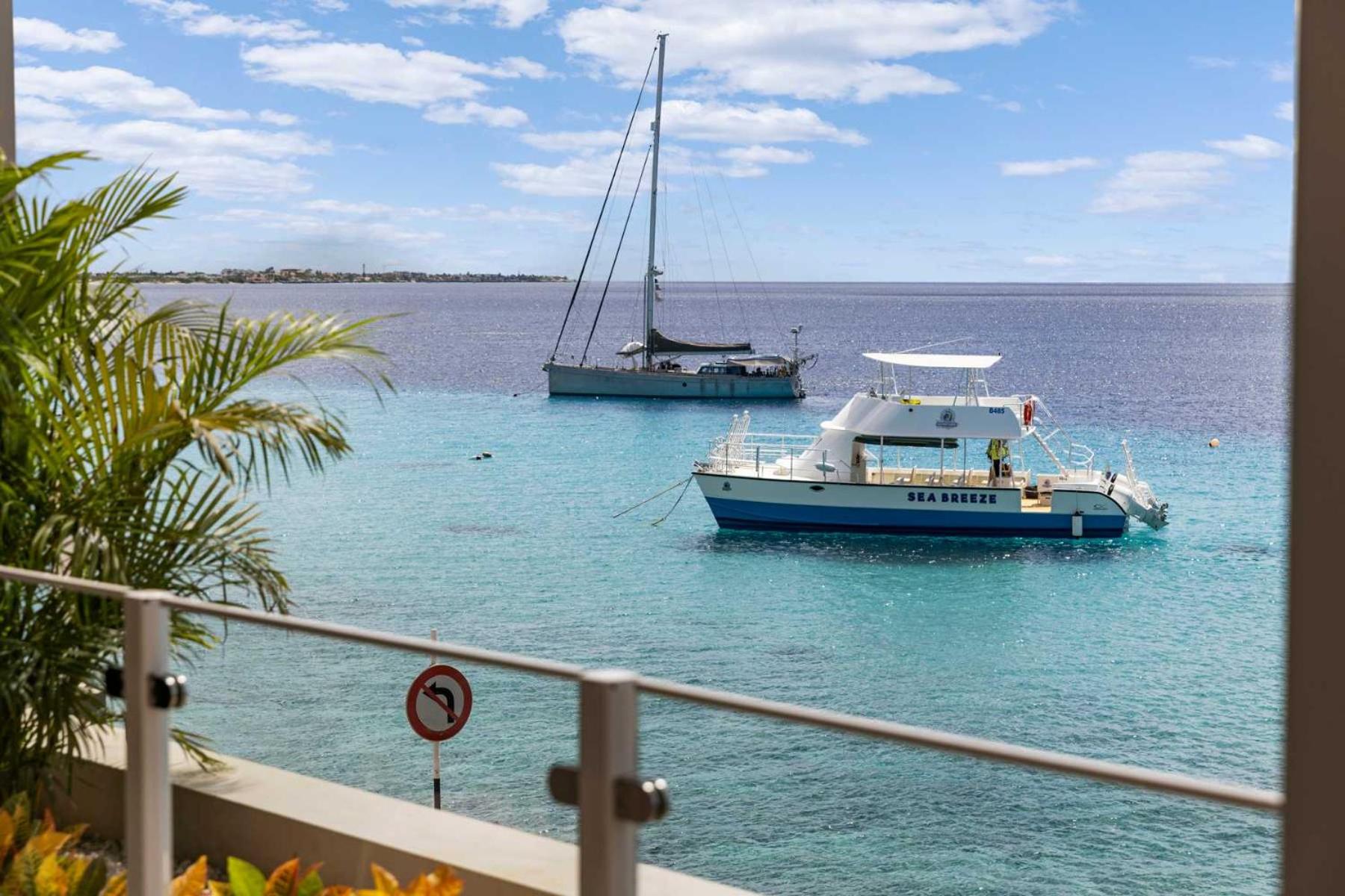 Seaview Caribe with fantastic sea views and close to the best restaurants