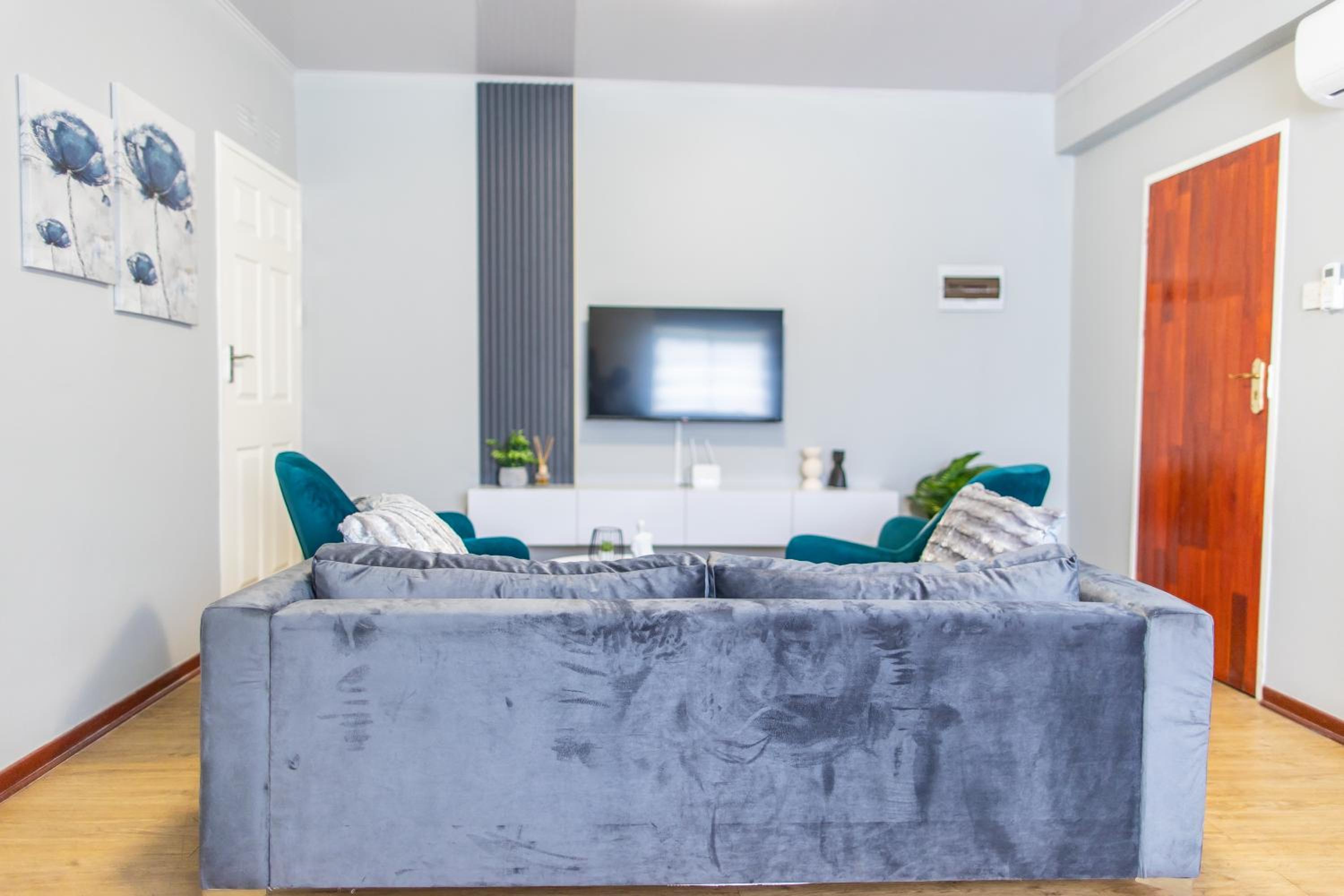 Daisy Dreams Apartment