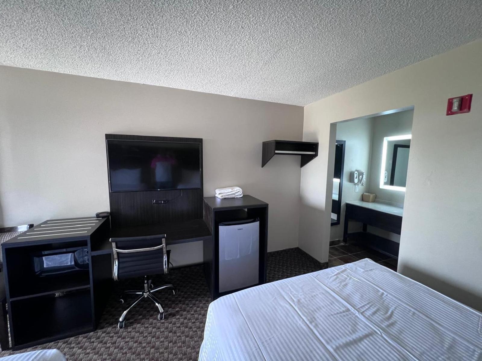 Country Nights Inn view 5