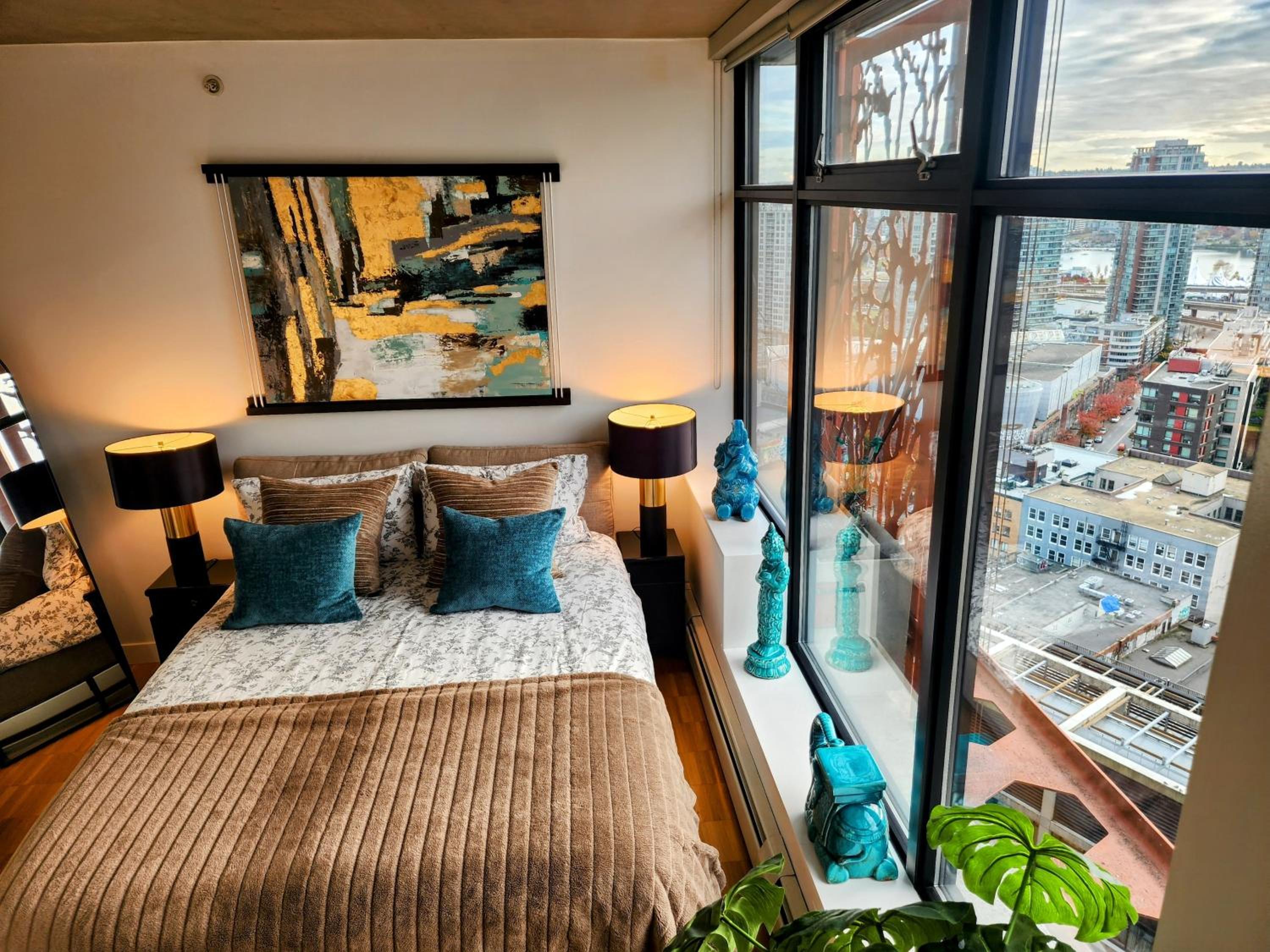 Luxury Downtown Vancouver Suite