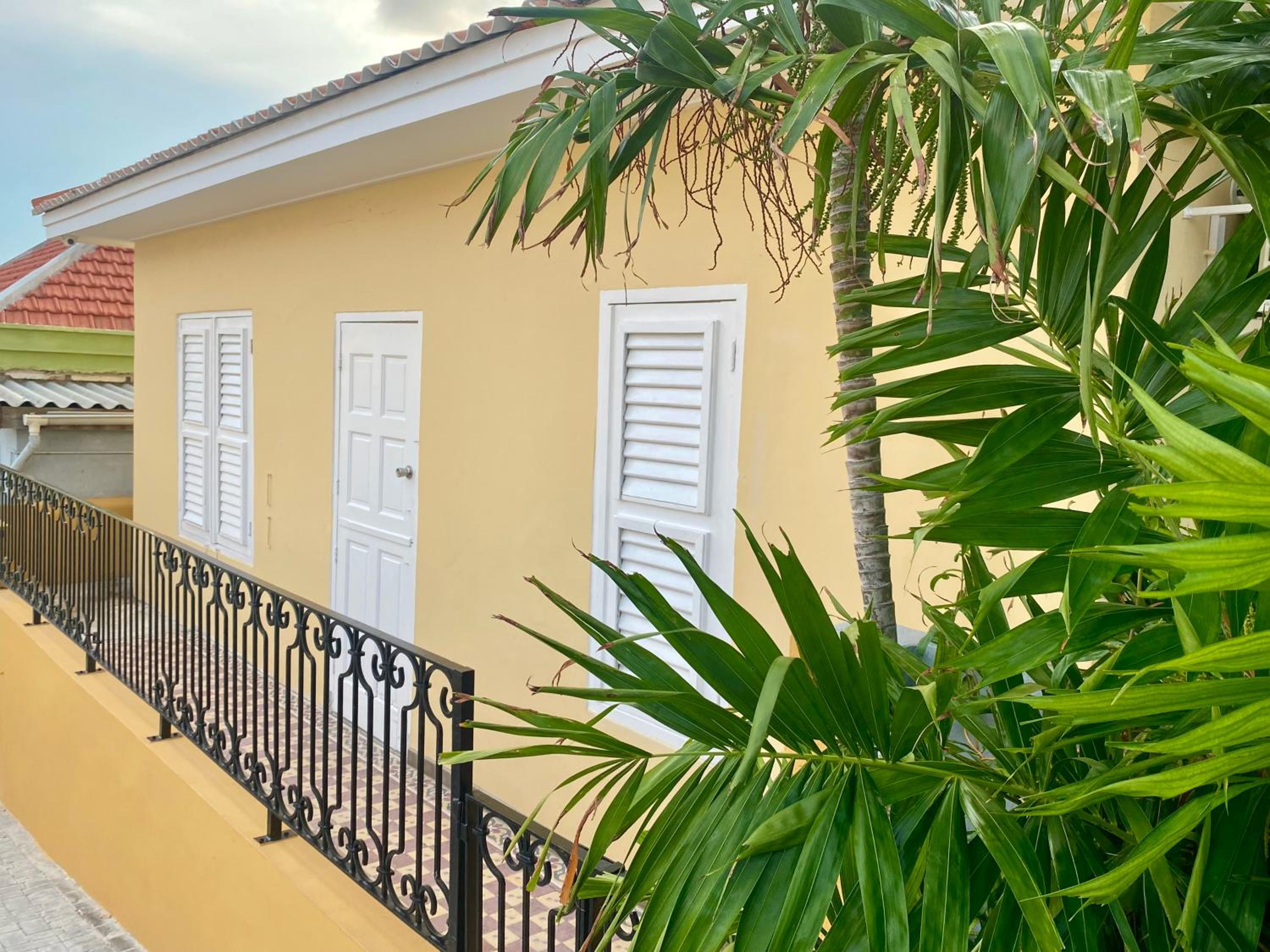 MJ Residence Willemstad Curacao