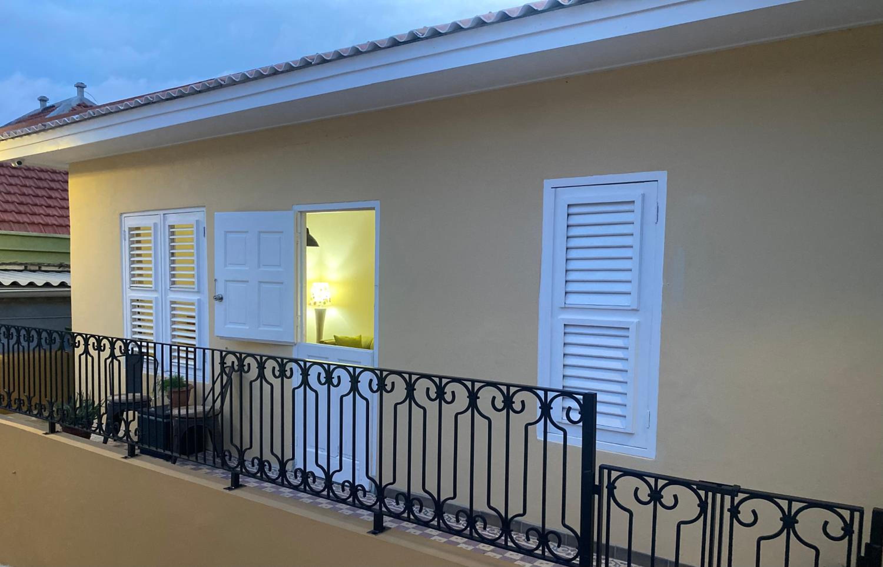 MJ Residence Willemstad Curacao