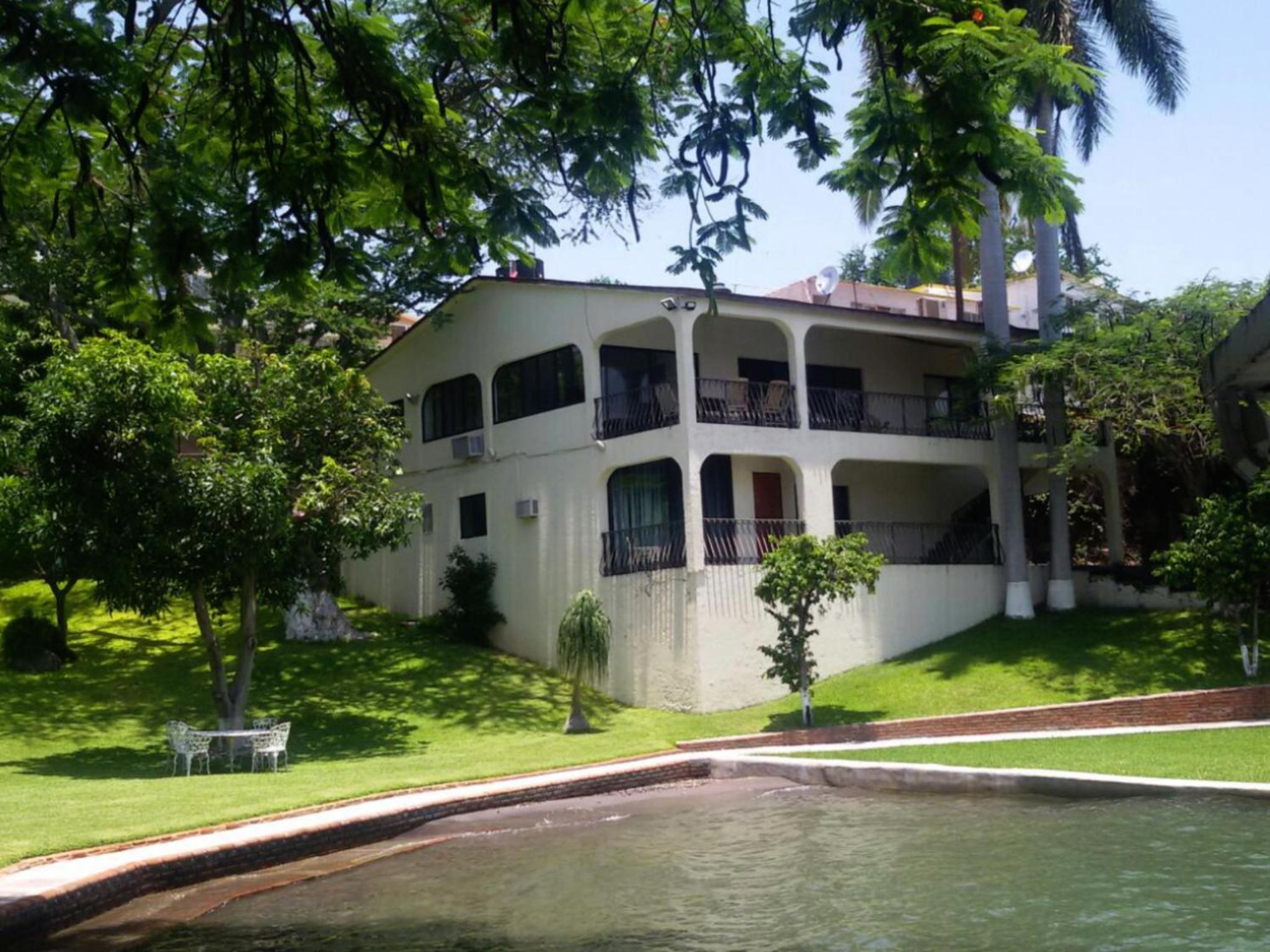 Room in House - Dream House on Lake Tequesquitengo view 3