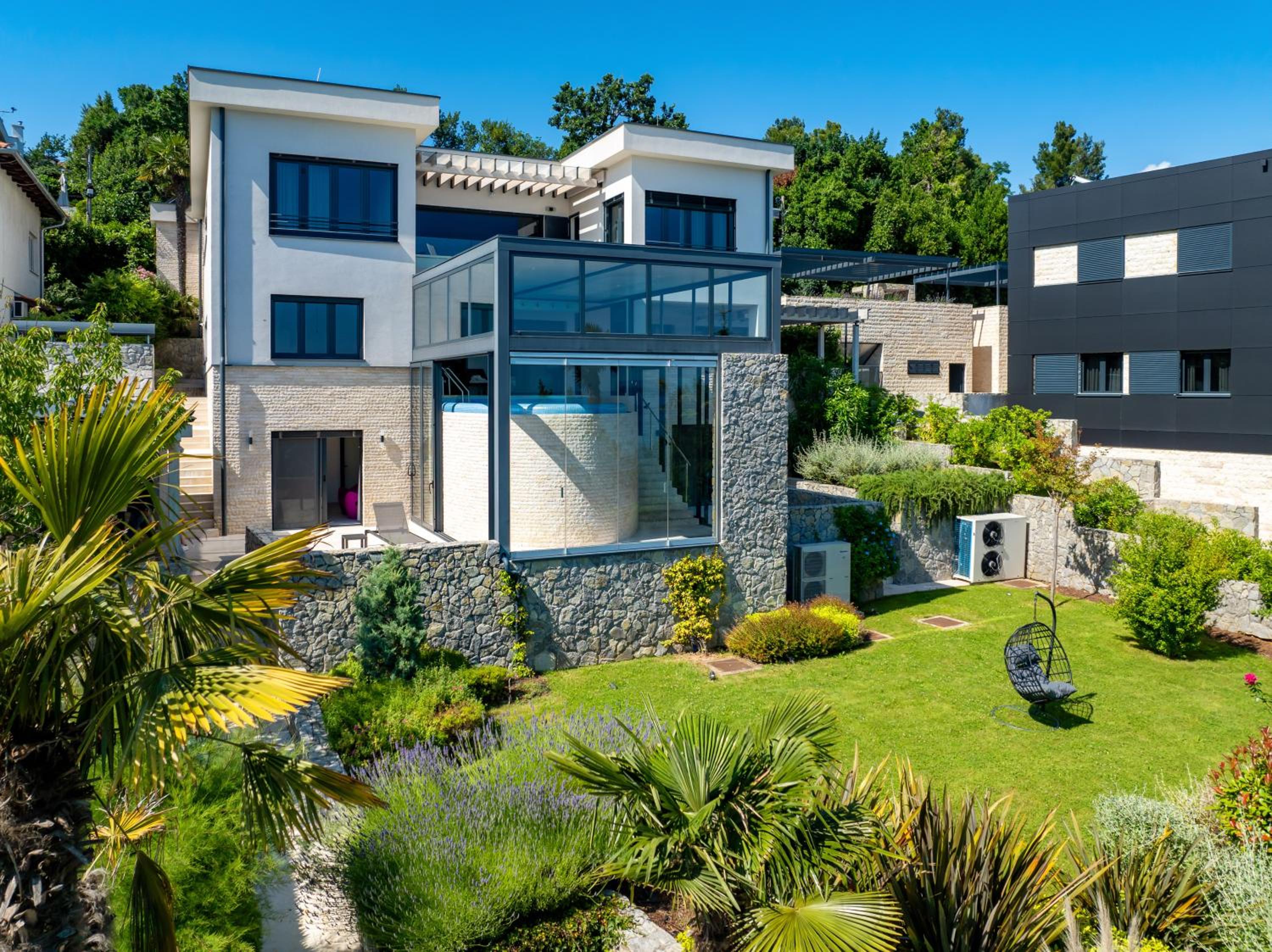 Hotel Villa Atalanta with an indoor pool - Image 1