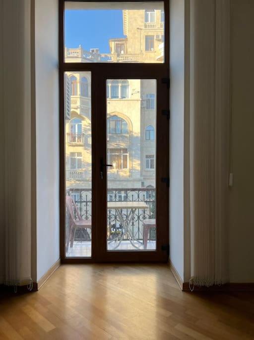 Cozy City Center Apartment