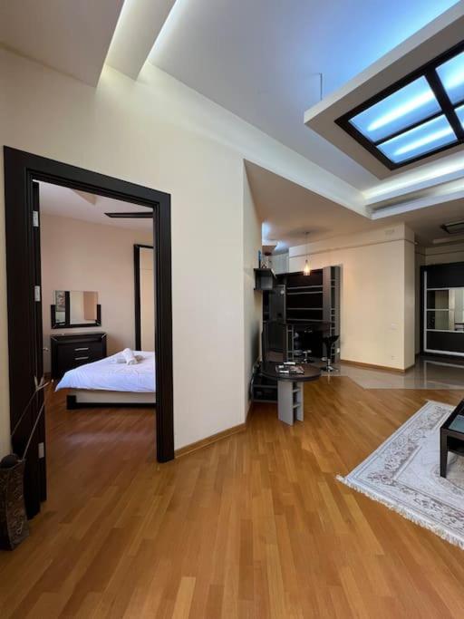Cozy City Center Apartment