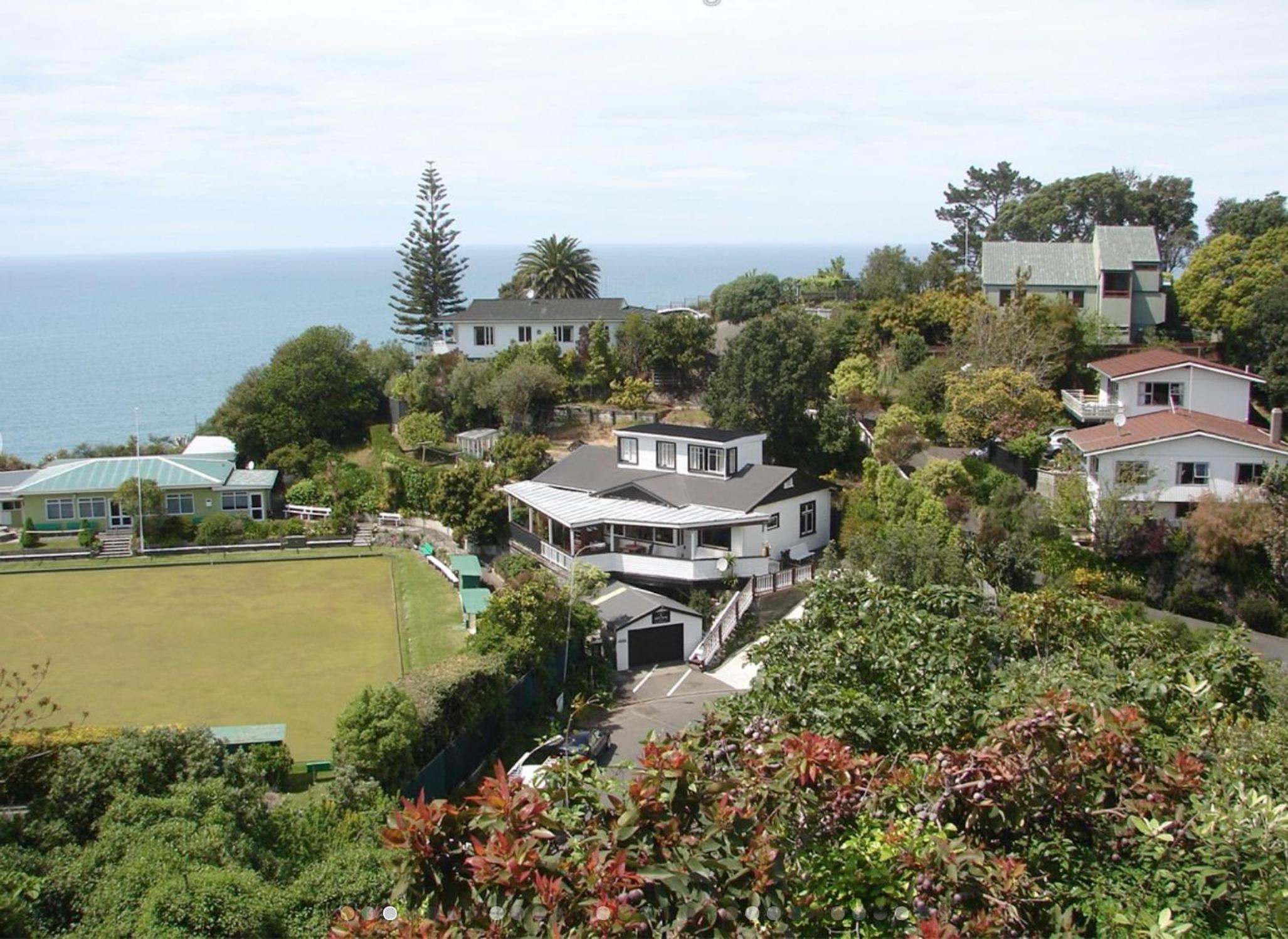 Bluff Hill Lighthouse B&B view 5