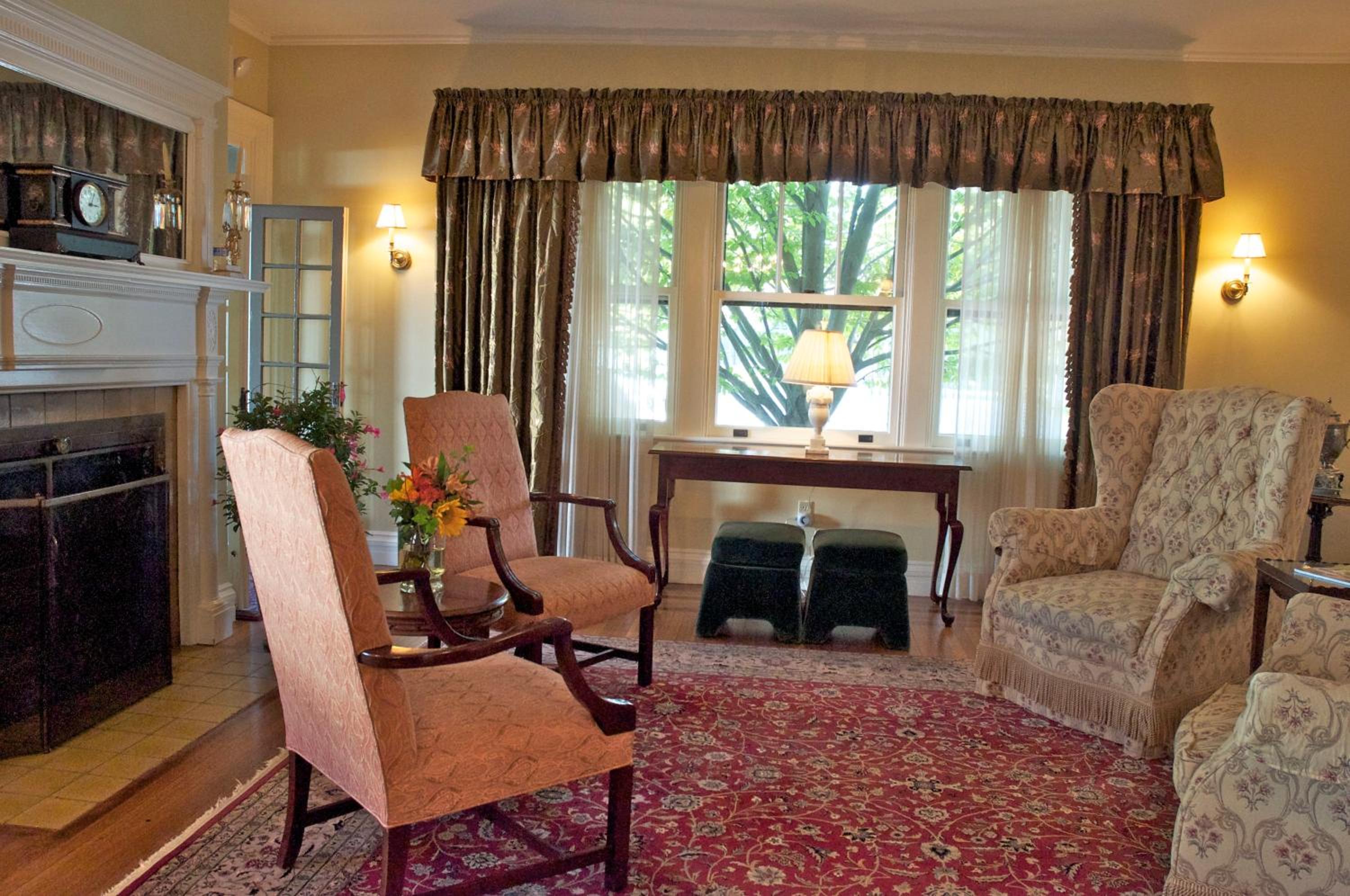 Hilltop Inn
