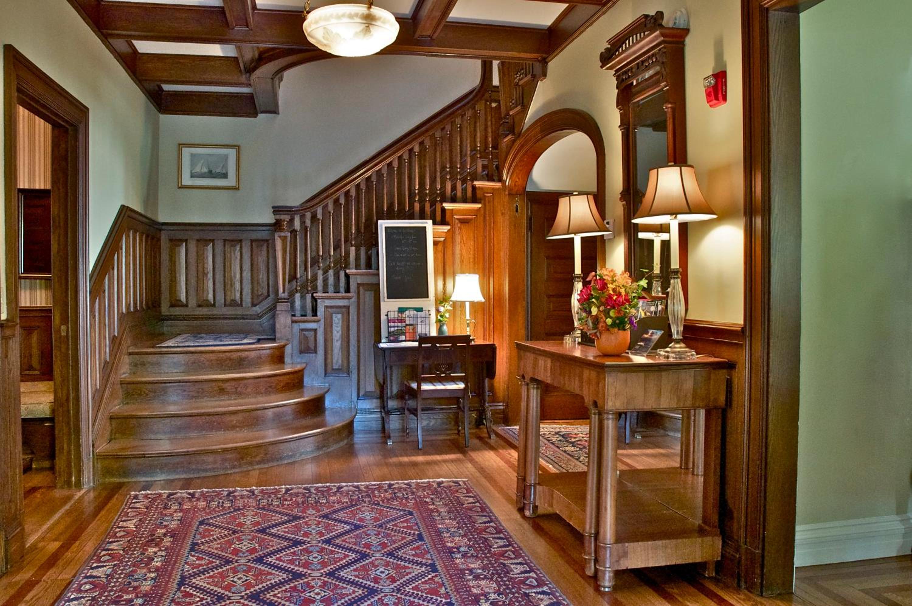 Hilltop Inn