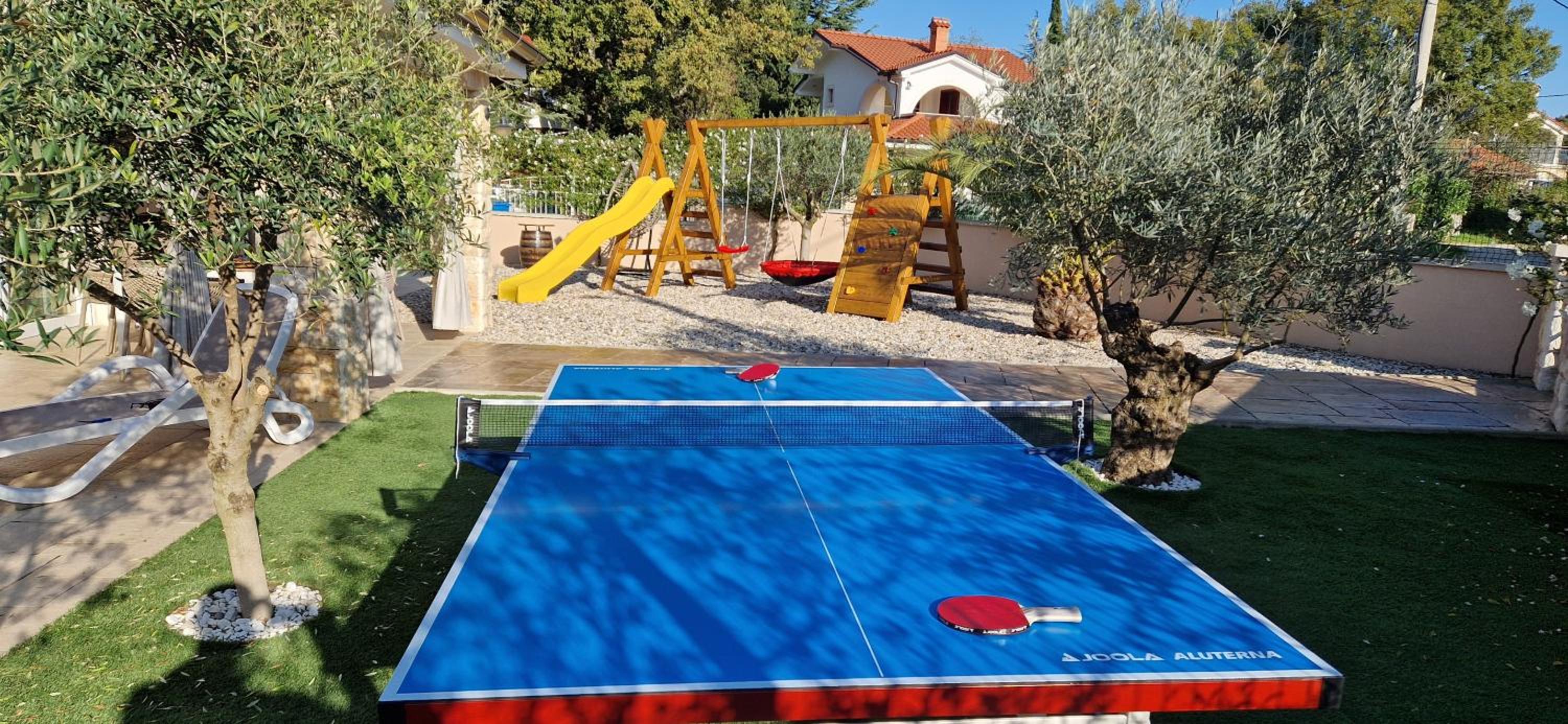 Villa Lukas&Ana s bazenom,dječjim igralištem view 4