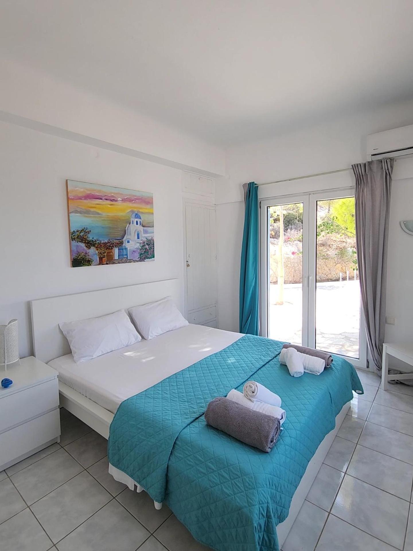 Villa Nikolitsa with private beach