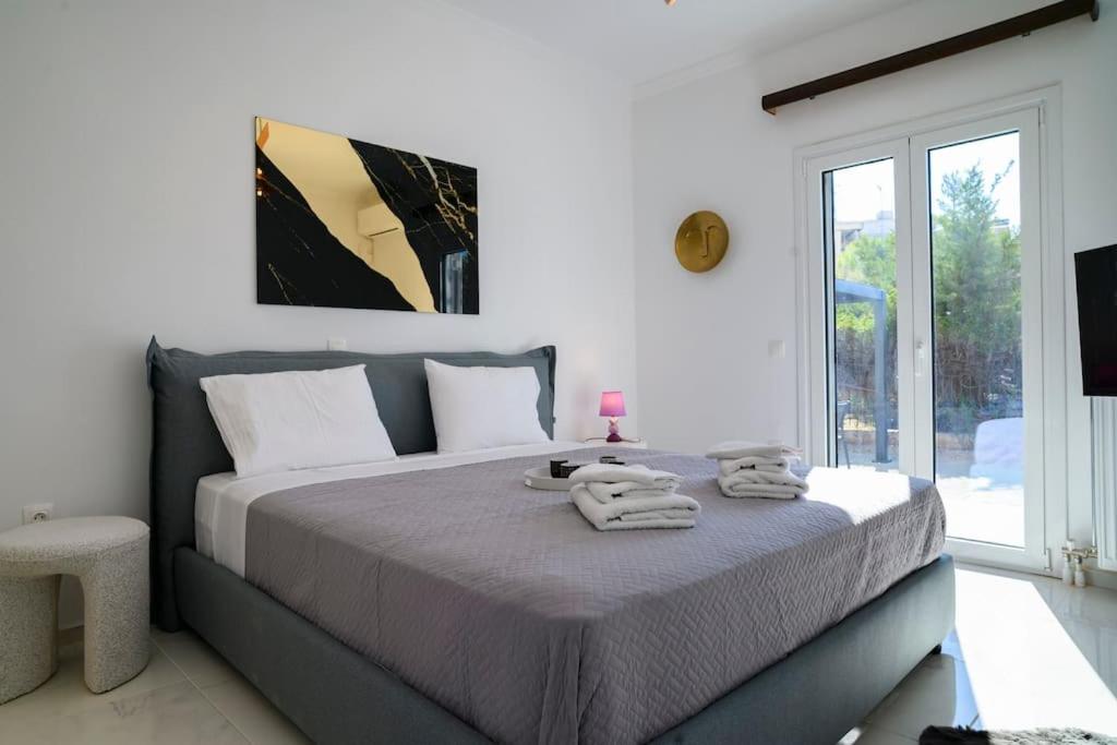 Seclusion, Privacy and 2 bedroom Luxury in Glyfada photo 3