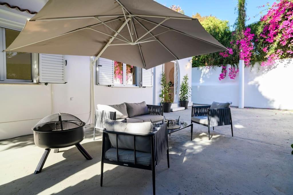 Seclusion, Privacy and 2 bedroom Luxury in Glyfada