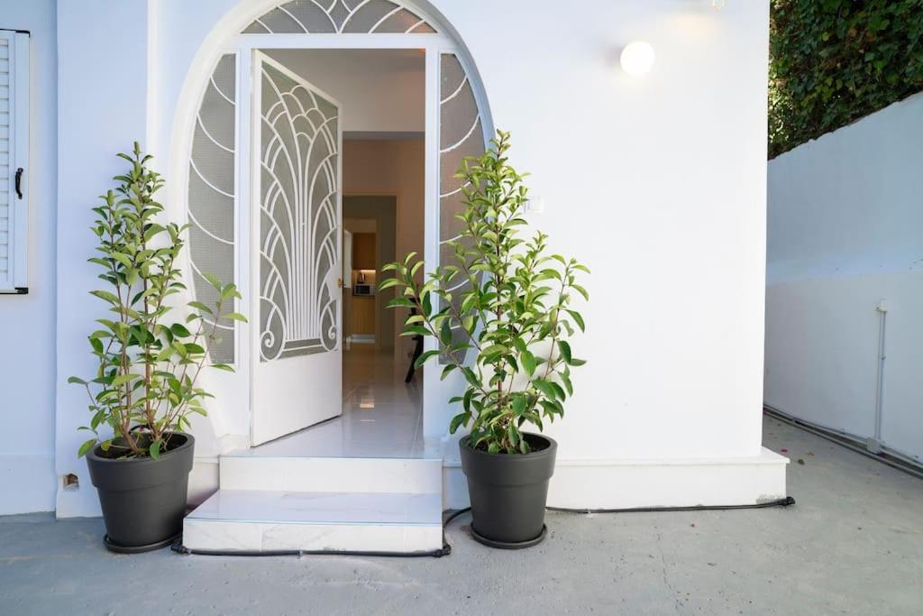 Seclusion, Privacy and 2 bedroom Luxury in Glyfada